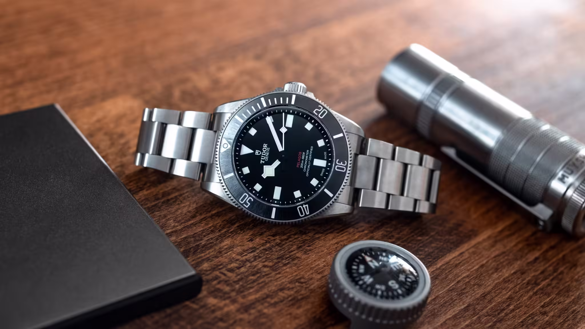 Titanium wrist watches online